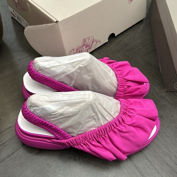 NATURALIZER Hope For Flowers Firecracker SANDALS (WIDE) - Picture 5 of 7